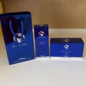 iS Clinical SkincareActive Peel System & Cleansing Complex